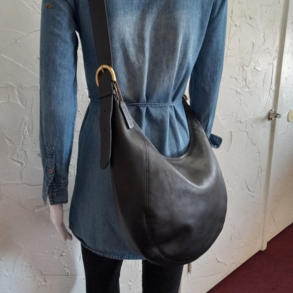 Coach Handbags - Coach Wooster #4142